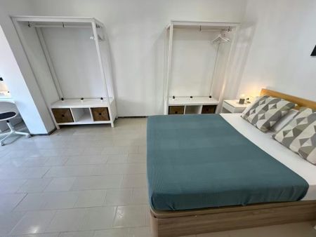 Carrer d'Occident, L'Hospitalet de Llobregat, Catalonia 08903 - Photo 5