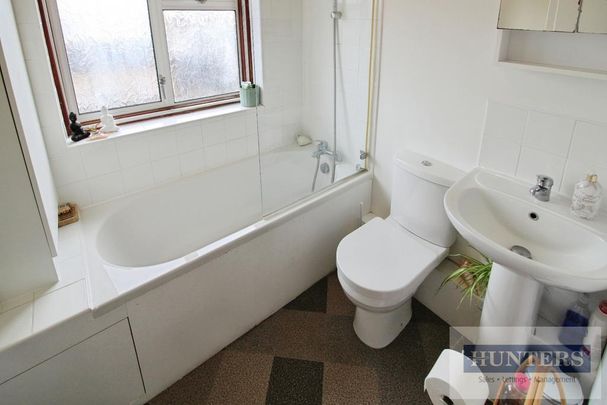 3 bedroom semi-detached house to rent - Photo 1
