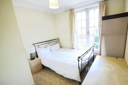 3 bedroom flat to rent - Photo 2
