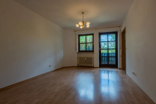 Interessant aufgeteilte 2-Zimmer-Wohnung in Passau-Grubweg/Falkenhof mit Wannenbad und Balkon - Foto 1