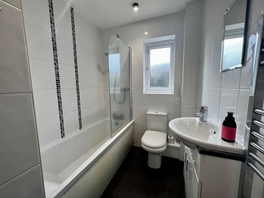 2 bedroom semi-detached bungalow to rent - Photo 1