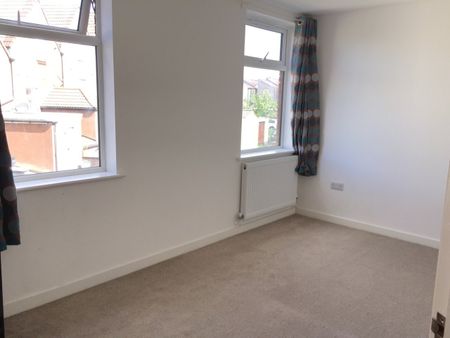 2 Bed Flat, Ashbourne House, BS5 - Photo 3