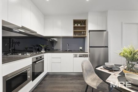 Contemporary living with resort-style amenities - Photo 5