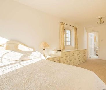 The Rowans, Chalfont St Peter, Chalfont St Peter, SL9 - Photo 1