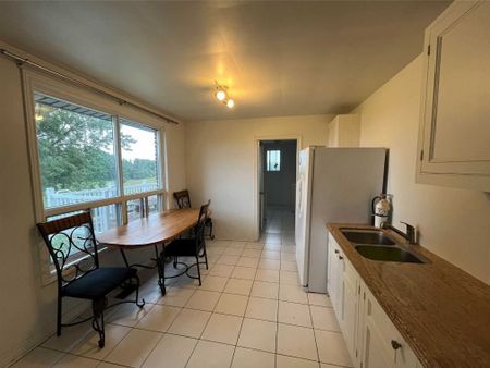 For Lease - 4085 King Street, Caledon, Ontario - Photo 4