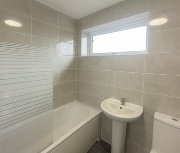 3 bedroom terraced house to rent - Photo 6