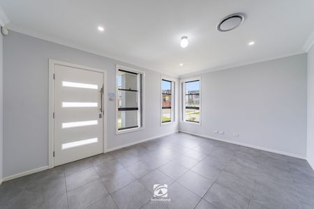 3 Schuppan Street, 2570, Oran Park Nsw - Photo 3