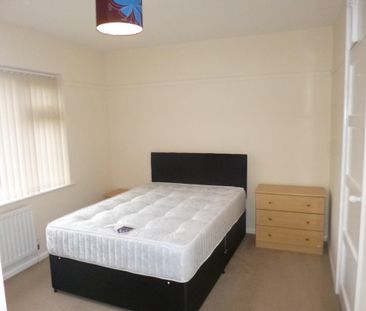 3 bedroom semi-detached house to rent - Photo 4