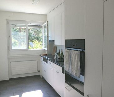 Wunderschöne 5-Zimmer Hochparterre-Wohnung in Zollikon - Photo 1