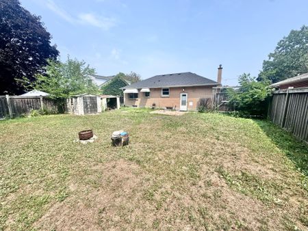 For Lease - 936 Somerville Street Unit# Lower, Oshawa, Ontario - Photo 2