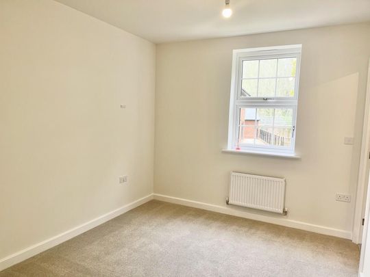 3 bedroom semi-detached house to rent - Photo 1