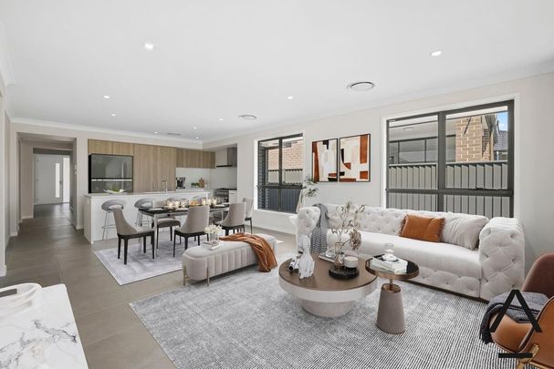 Modern Family Living in Sought-After Catherine Park Estate – Oran Park - Photo 1