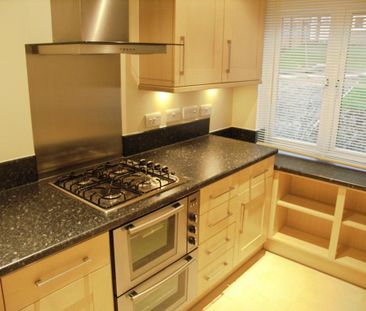 2 bedroom end of terrace house to rent - Photo 4