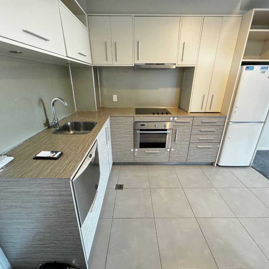 Albany - Modern Apartment Centrally Located - Photo 1