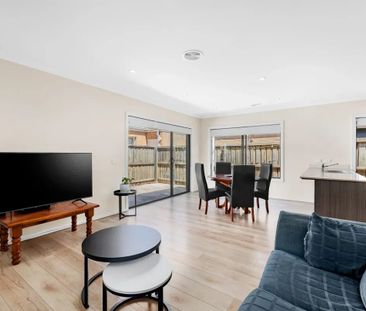 Splendid 3Br Home in Tarneit! - Photo 2