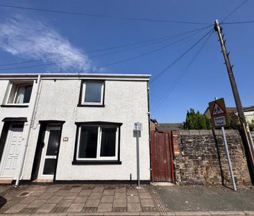 2 bedroom end of terrace house to rent - Photo 3