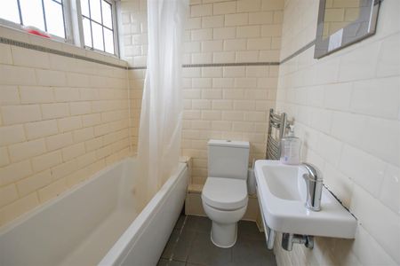 Mill Hill, Newmarket - Photo 4