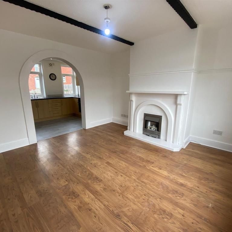 3 bedroom terraced house to rent - Photo 1