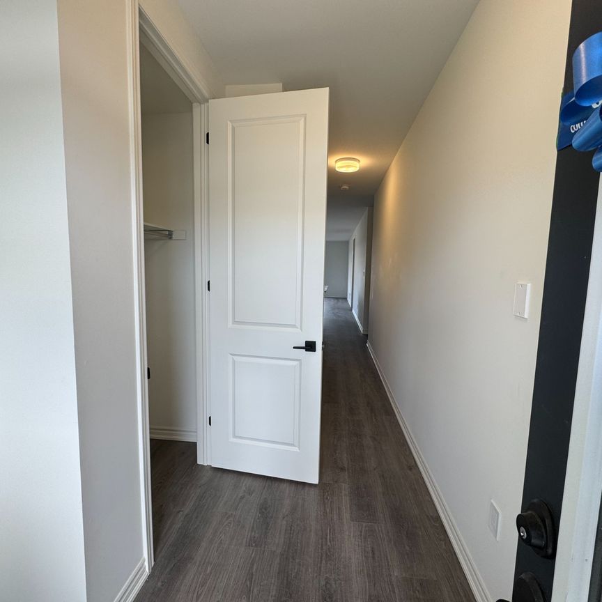 For Lease - 62 Debois St Main unit Street, Kawartha Lakes, Ontario - Photo 1