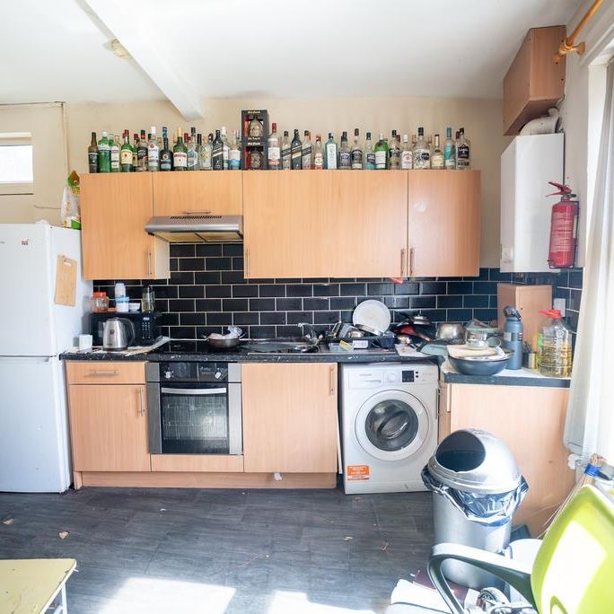 3 bedroom apartment to rent - Photo 1