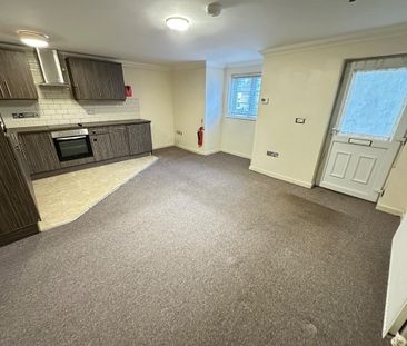 1 bedroom ground floor maisonette to rent - Photo 3