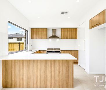 Contemporary Family Living with Style, Space & Comfort - Photo 5