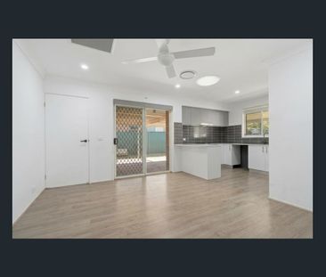 SPACIOUS FAMILY HOME IN QUIET CUL-DE-SAC - Photo 3