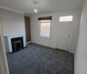 3 Bed Terraced House, Woodhouse Road, S12 - Photo 2