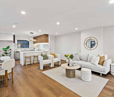 Brand New Standalone Home Ã¢ÂÂ 3 Bedrooms and 3 ensuites - Photo 1