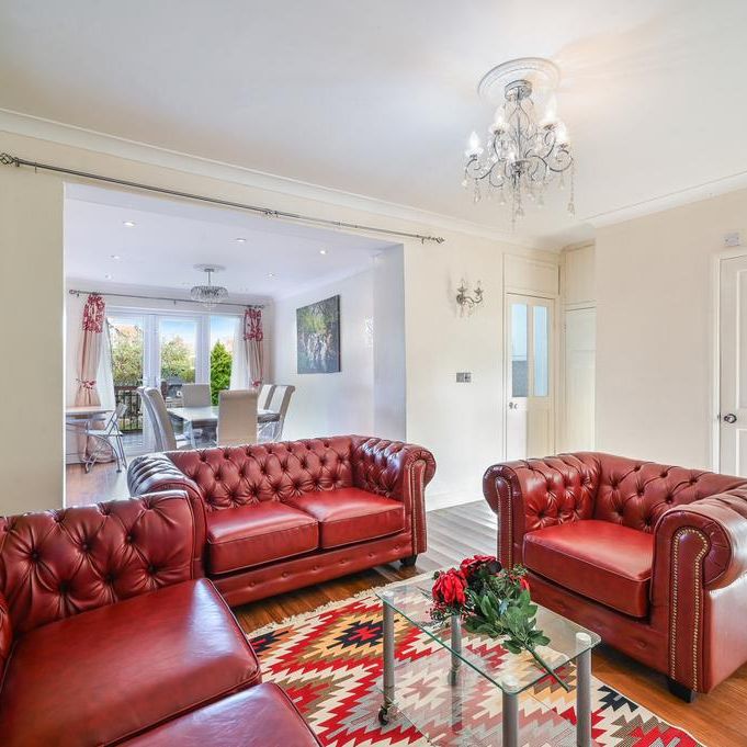 4 bedroom terraced house to rent - Photo 1