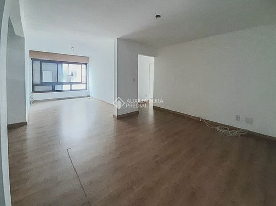 Apartamento com 3 quartos e 126m² para alugar em Jardim Lindóia, Porto Alegre. - Foto 1