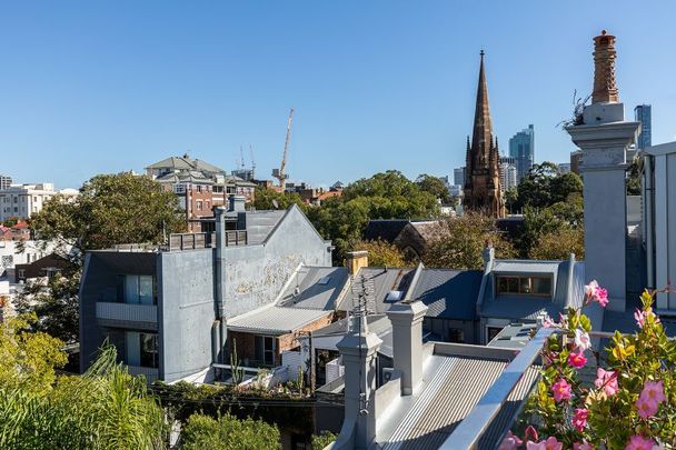 Elegant Fully Furnished Terrace with Rooftop Spa in the Heart of Darlinghurst - Photo 1