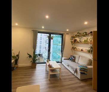 1 Bed Flat, Invicta, BS1 - Photo 3