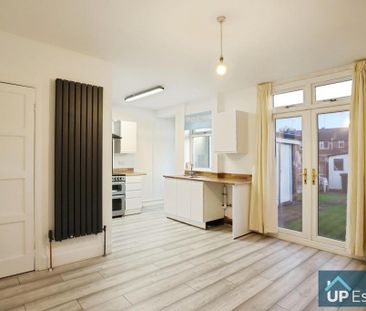 3 bedroom terraced house to rent - Photo 5