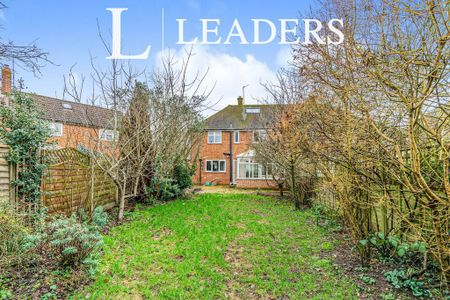 3 bedroom semi-detached house to rent - Photo 4