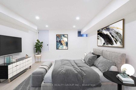 57 Bertmount Avenue apartment — Toronto, ON (2-Bedroom) - 2 Bedroom - Photo 3