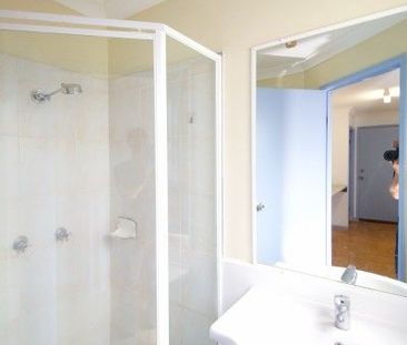 St Lucia Cozy 5-Bedroom Home, one bedroom available - Photo 6