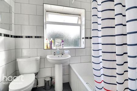 1 bedroom in a house share to rent - Photo 4