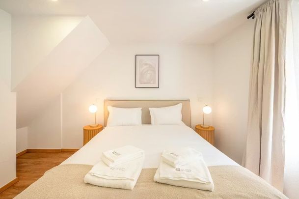 Rua São Boaventura, Lisbon, Lisbon 1200-408 - Photo 1