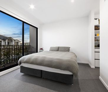 Modern Townhouse! - Photo 6