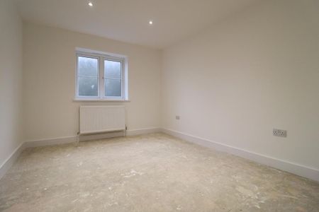 4 bedroom detached house to rent - Photo 5