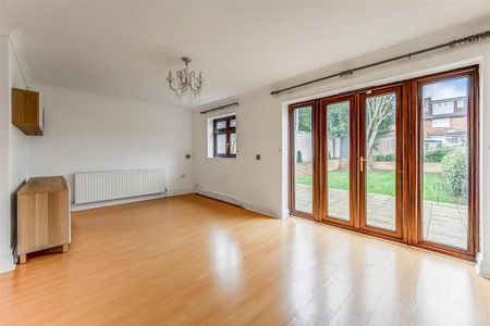 4 bedroom detached house to rent - Photo 5