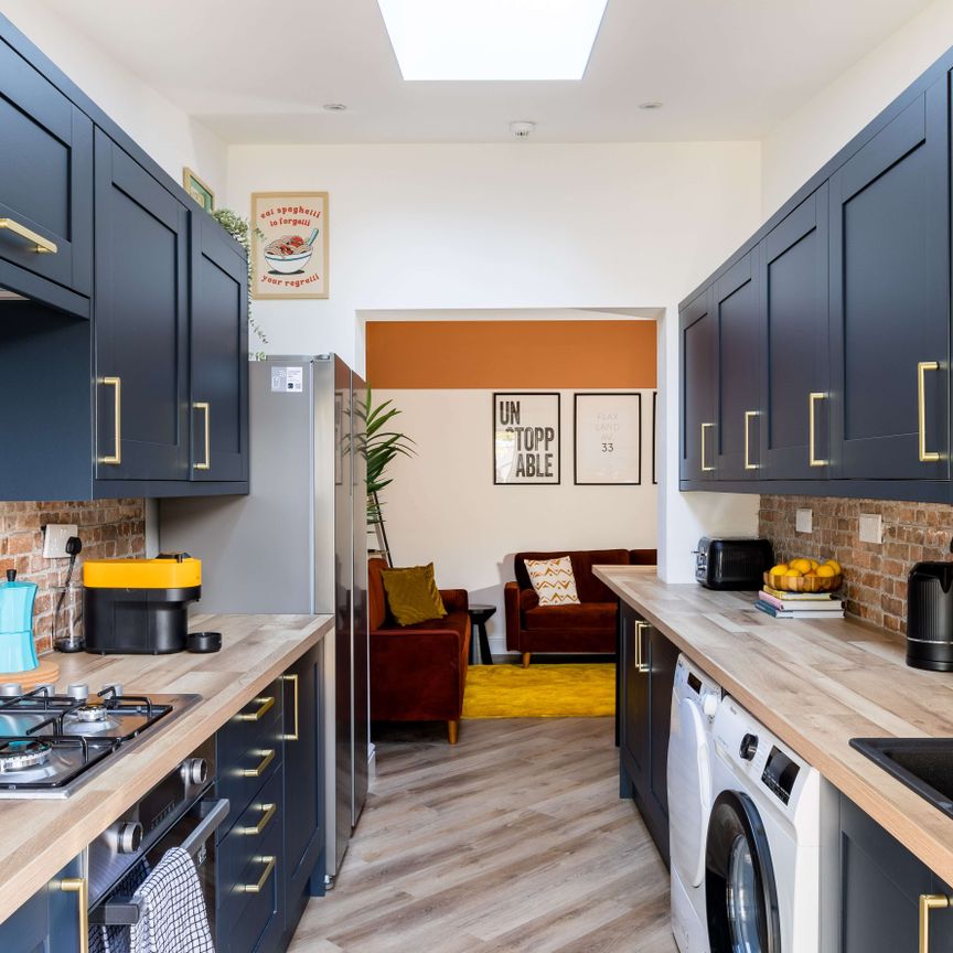 Flaxland Avenue Room 2 - Photo 1