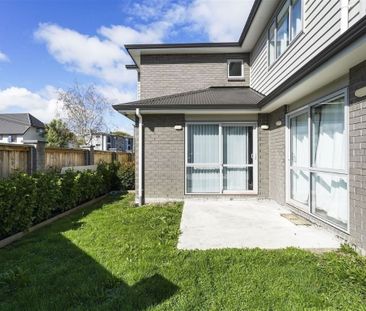 This modern one-bedroom studio apartment, located just minutes from... - Photo 5