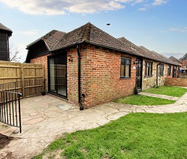 Mountfield Cottage, Willow Court, Uckfield, Horney Common, TN22 3EE - Photo 2