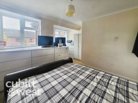 2 bedroom semi-detached house to rent - Photo 2
