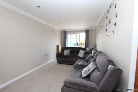 3 bedroom property to rent in Rayleigh - Photo 5