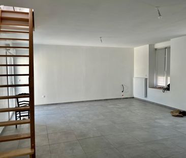 En centre ville, maison 2 mitoyennetés entièrement rénovée. Libre a... - Photo 5