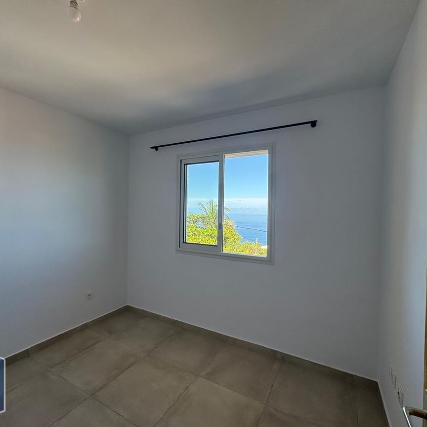 Location Maison 4 pièces 79m² PETITE ILE 97429 - Photo 1