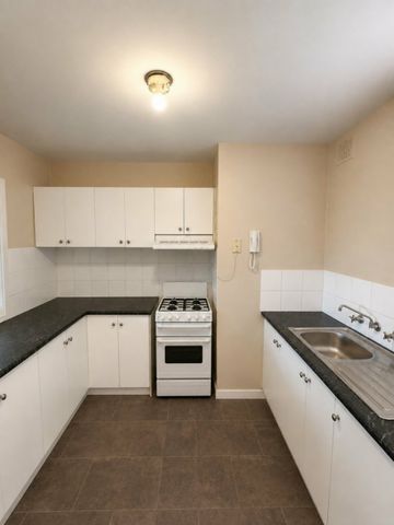 LOW-MAINTENANCE 2-BEDROOM UNIT IN PARMELIA - Photo 3